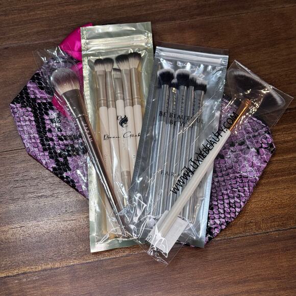 12 Piece Make Up Brush Bundle with Bag - Picture 1 of 10